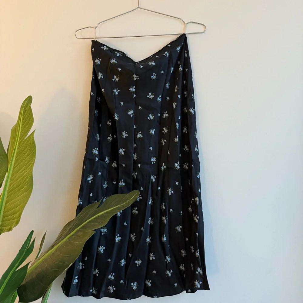 Wilfred Black Midi Skirt with Blue Floral Pattern - Picture 2 of 3